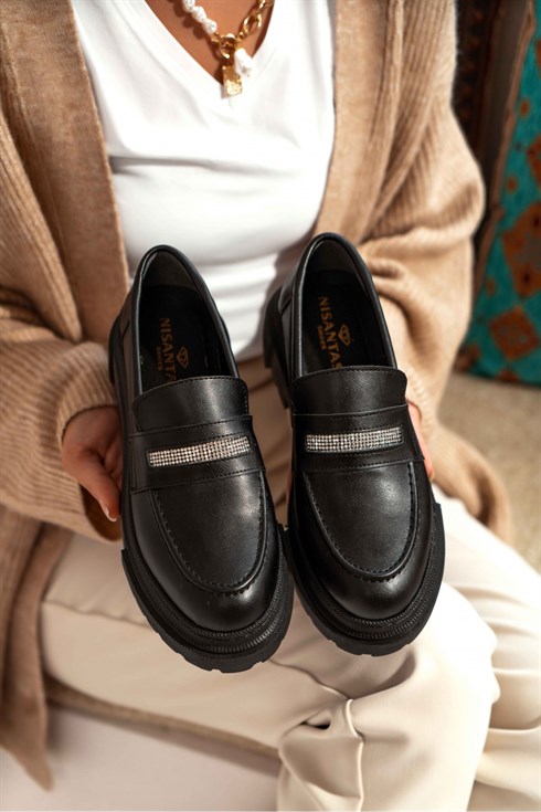 Soft Siyah Mat Taş Detaylı Kadın Loafer Ayakkabı