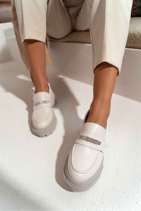 Soft Taş Rengi Mat Taş Detaylı Kadın Loafer Ayakkabı
